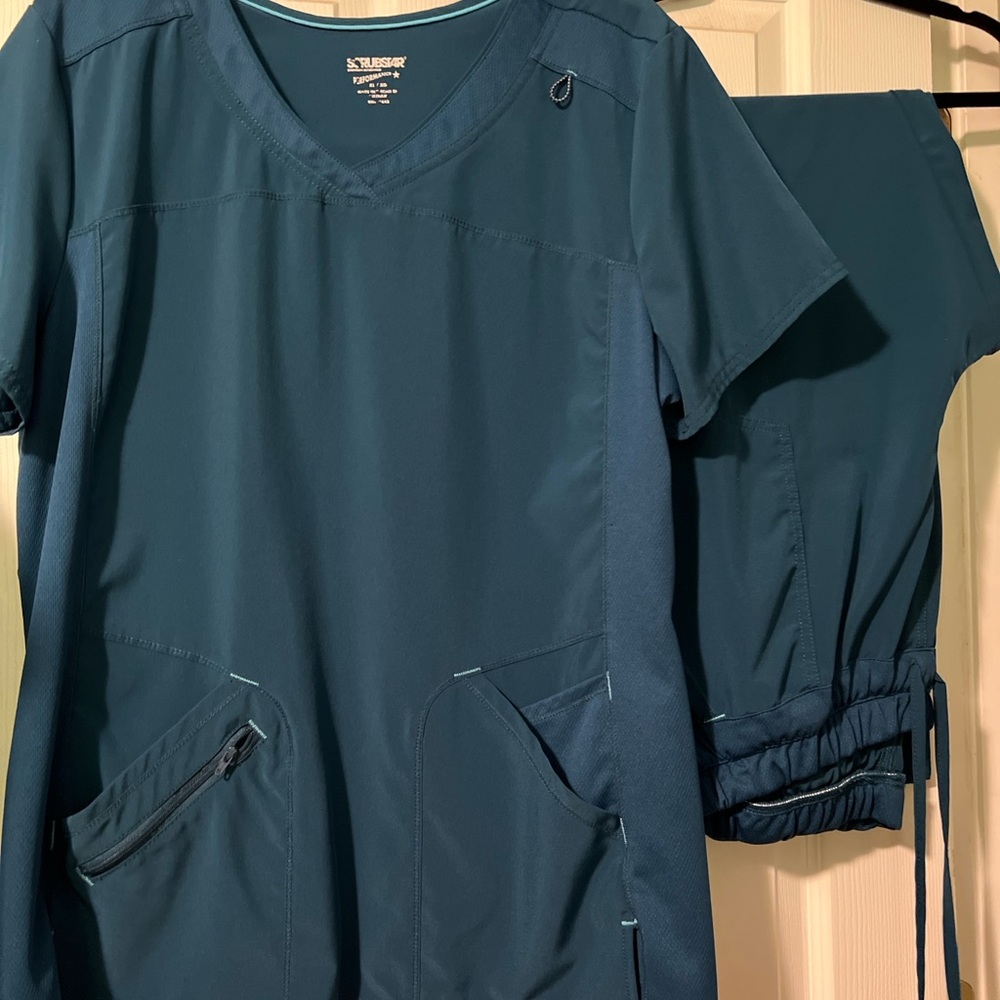 Scrubstar XL Top and bottom, Teal, great condition